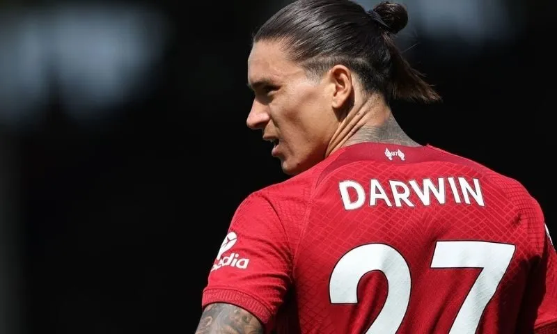 Darwin Nunez đã ghi bàn trong trận đấu đầu tiên cho Liverpool ở giải đấu nào? 